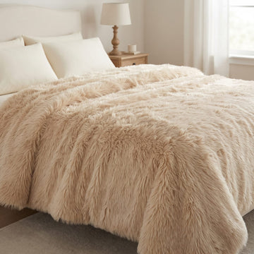 Long Fur Sherpa Winter Quilt – Plush Furry Bed Quilt